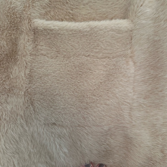 Pretty Rugged faux fur super soft perfect camel SCARF& CAPE/shawl From SharkTank - Picture 6 of 11